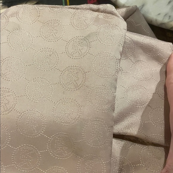 Michael Kors Jet Set Travel Tote, GUC - Picture 14 of 14